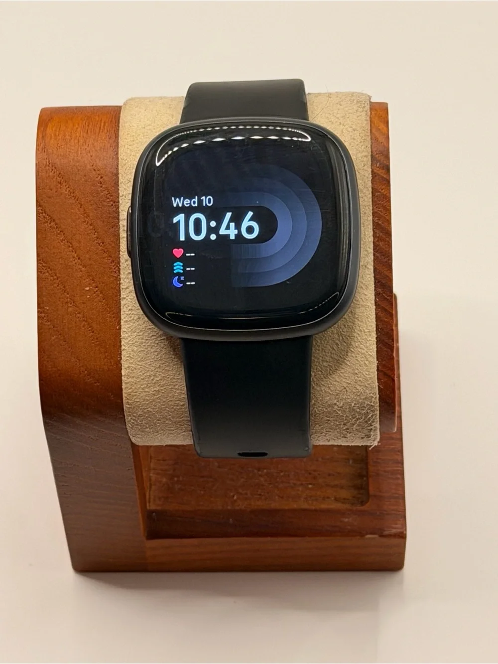 Fitbit Versa 4, Tested, Very Good, Charger Included, Black, Smartwatch